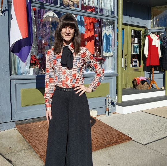 MEET YOUR POSHER 🐈⬛ 📸 🪩 🦂 - Picture 3 of 8